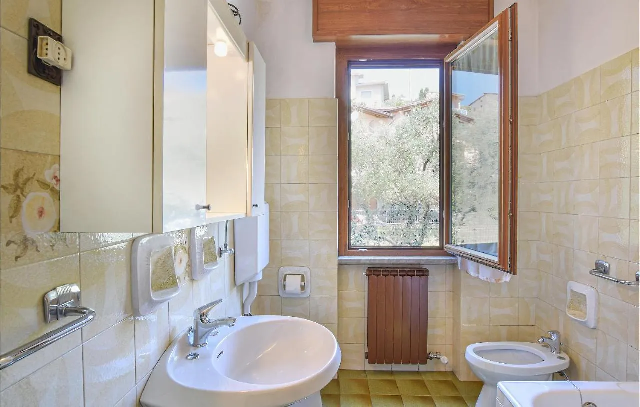 3 Bedroom Amazing Apartment In リーヴァ・ディ・ソルト 0*,  イタリア